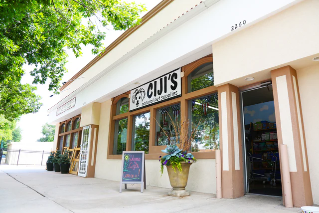 Ciji’s Natural Pet Supplies storefront in Park Hill, Denver